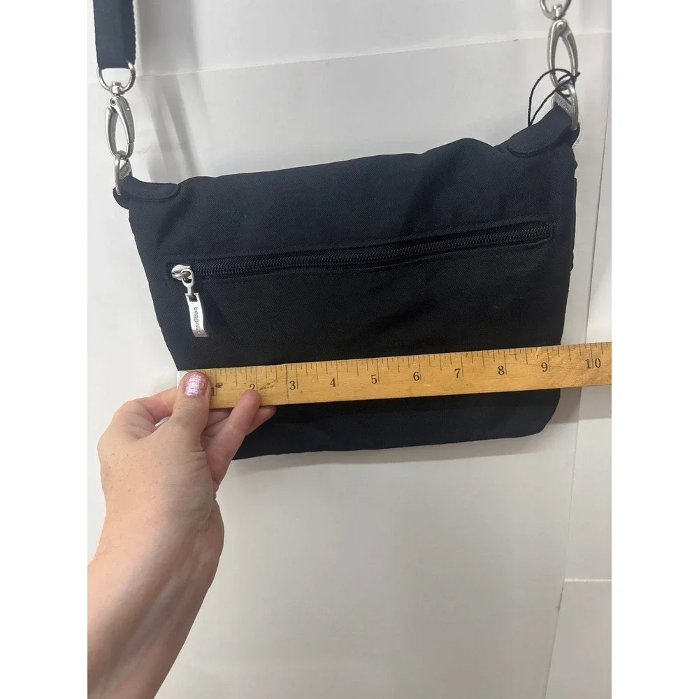 Baggallini Black Fold over Top Crossbody Bag (7x9)
